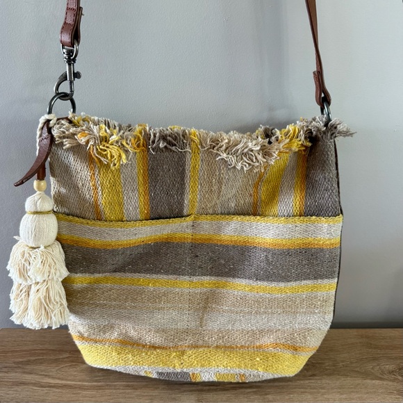 Lucky Brand Woven Tapestry Crossbody Bag Yellow Gray Stripes Brown Boho Tassel - Picture 1 of 7